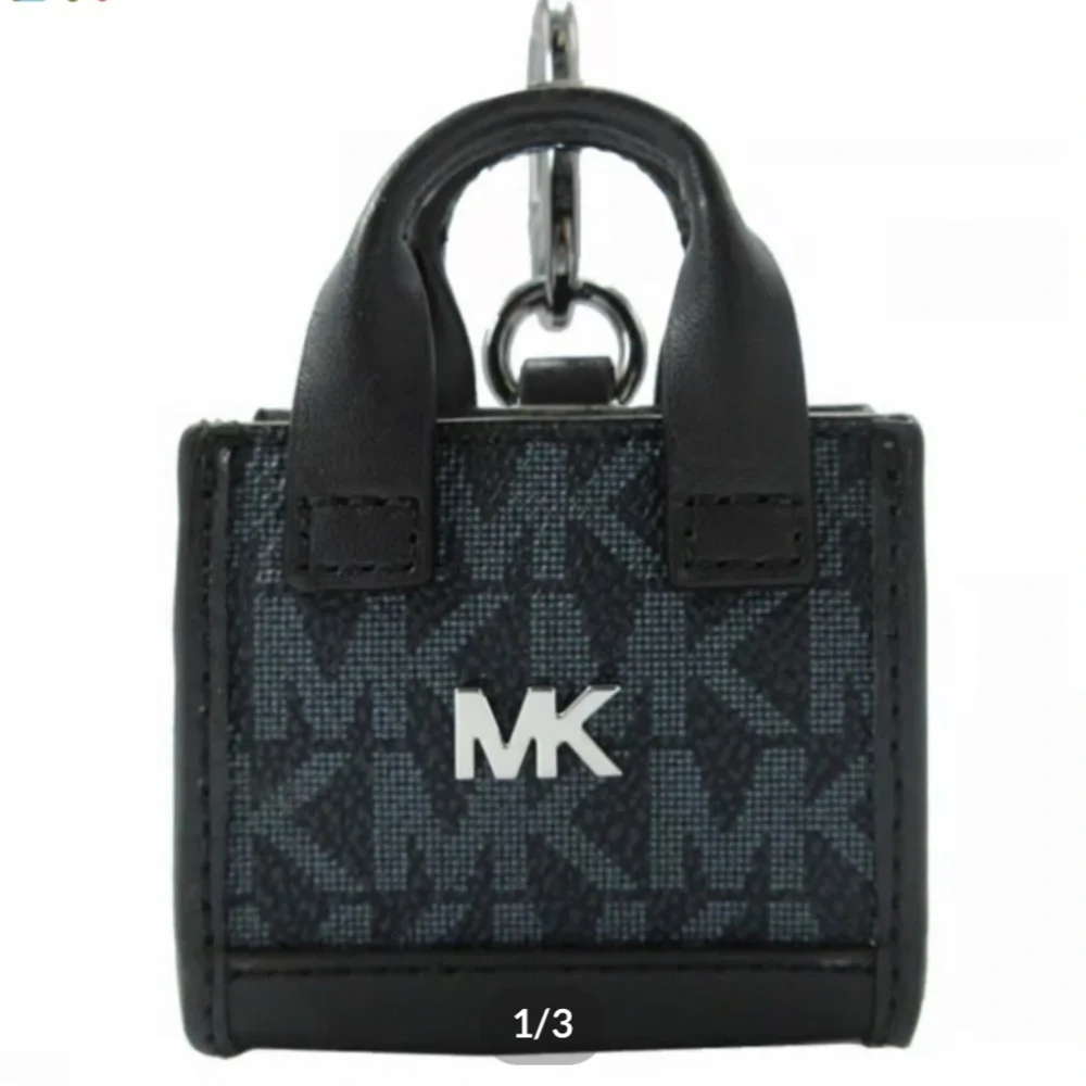 MICHAEL KORS  NWT LANYARD CASE FOR APPLE AIRPODS PRO 2.5"W X 2.75"H X1"D - Picture 3 of 3